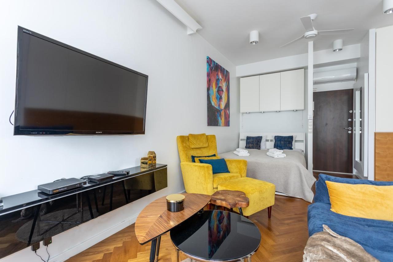 Central - Great Location- Studio Apartment- - Zurawia *