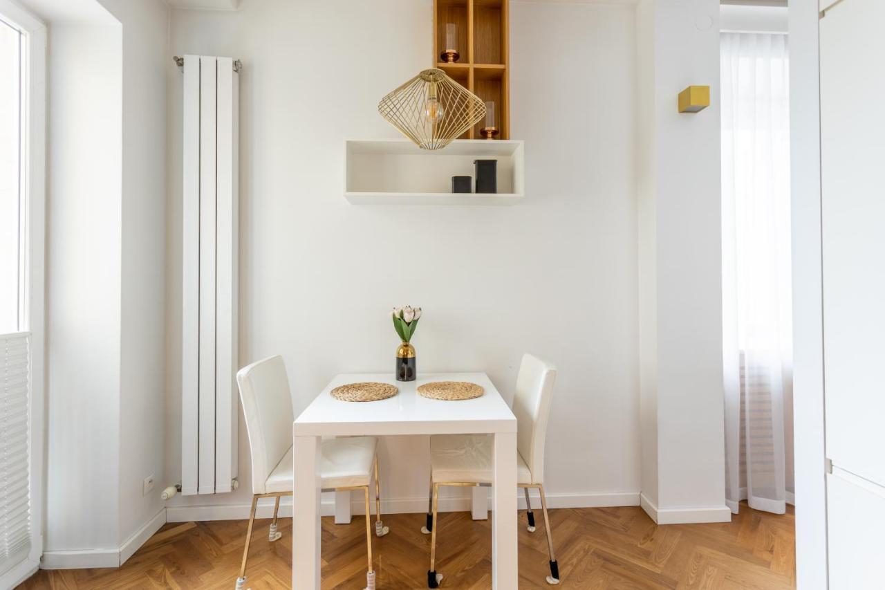 Central - Great Location- Studio Apartment- - Zurawia